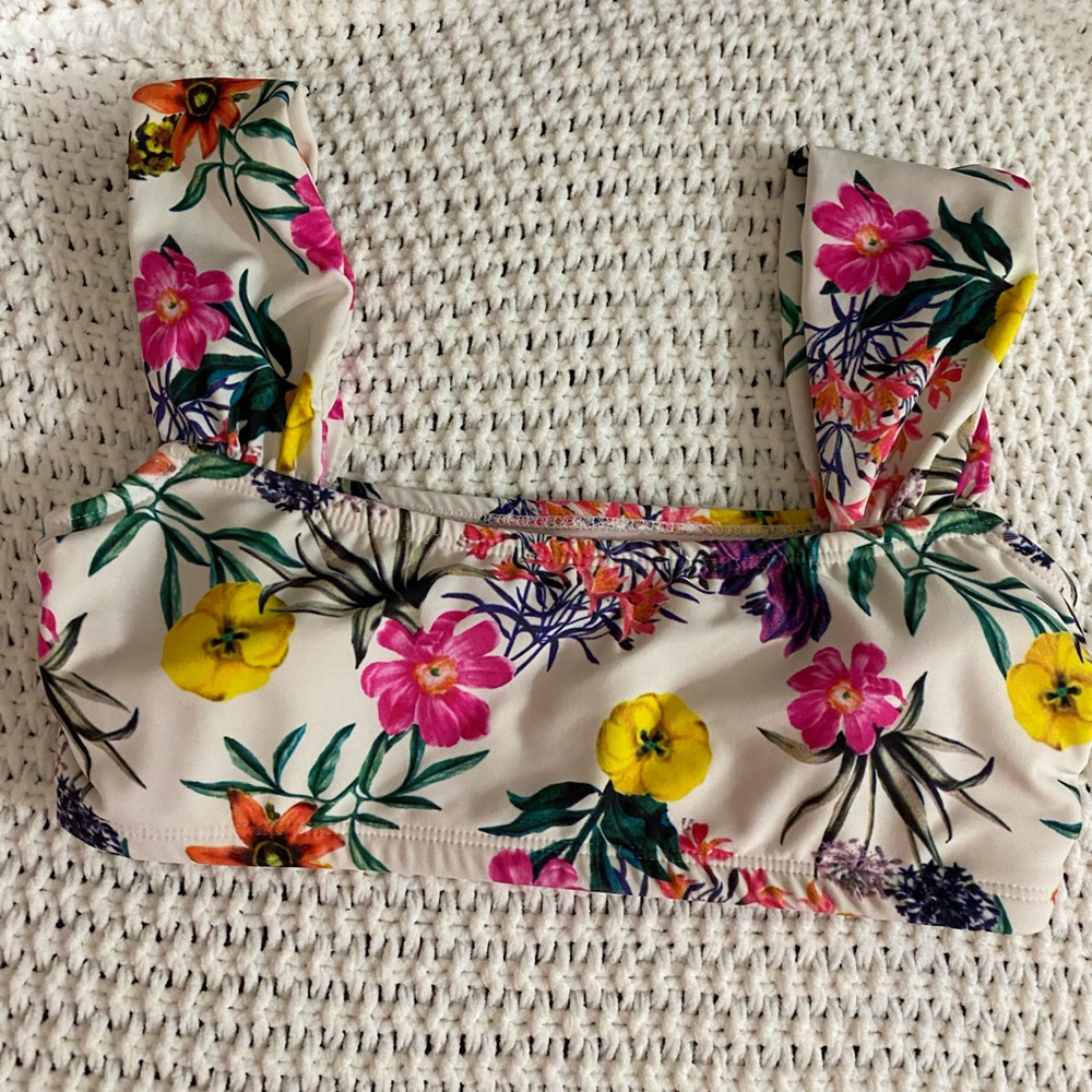 Gianni Bini swimsuit top pink yellow floral print size small worn twice